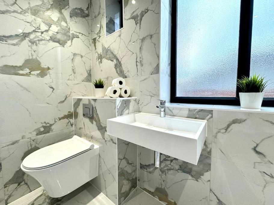 3Br Westbourne Delight - Near Beach & Bournemouth! المظهر الخارجي الصورة